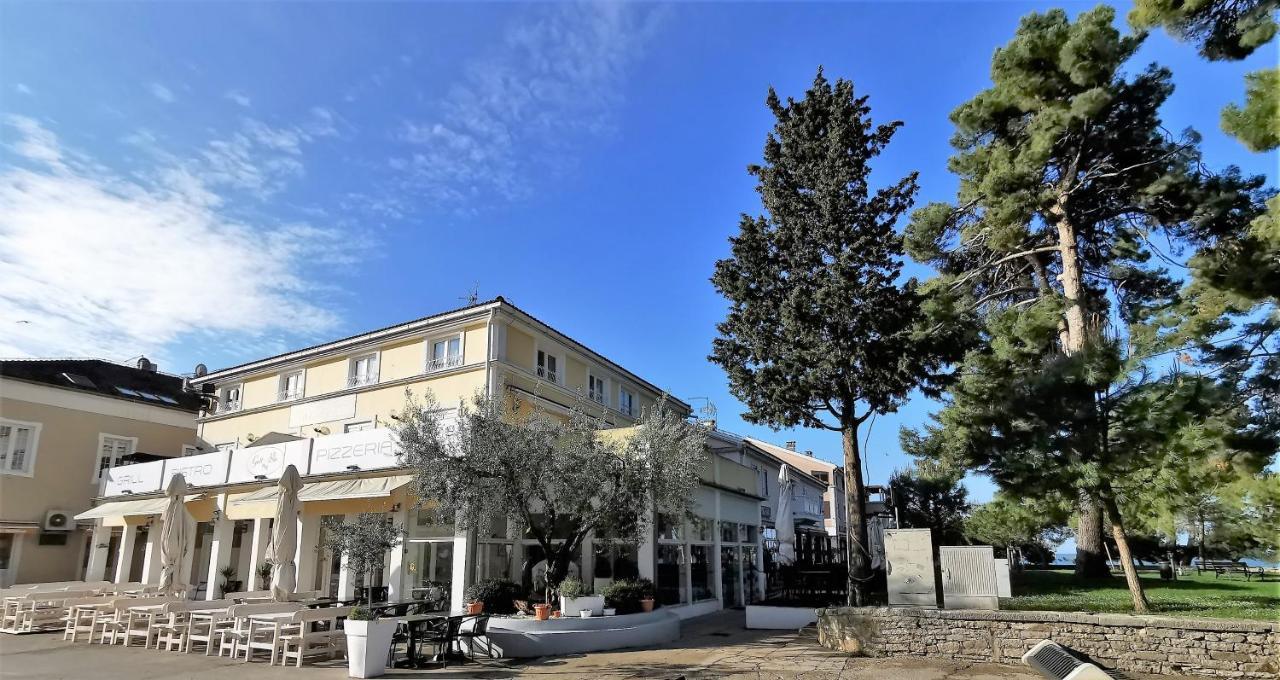 Lara Deluxe Superior 5 Star Apartment, Your Piece Of Heaven By The Sea & Park Novigrad  Bagian luar foto