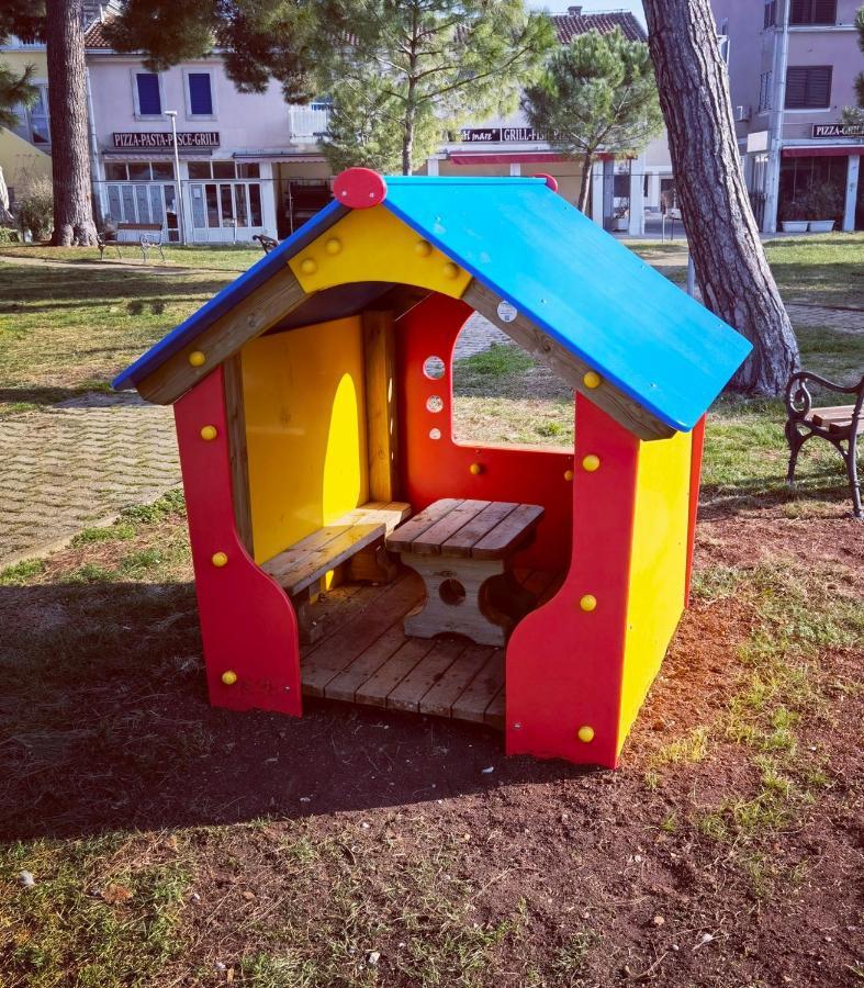 Lara Deluxe Superior 5 Star Apartment, Your Piece Of Heaven By The Sea & Park Novigrad  Bagian luar foto
